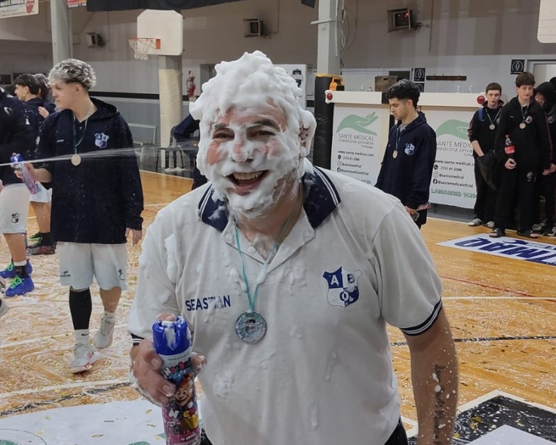 �Lo mejor que hacen los chicos es jugar estacionado�